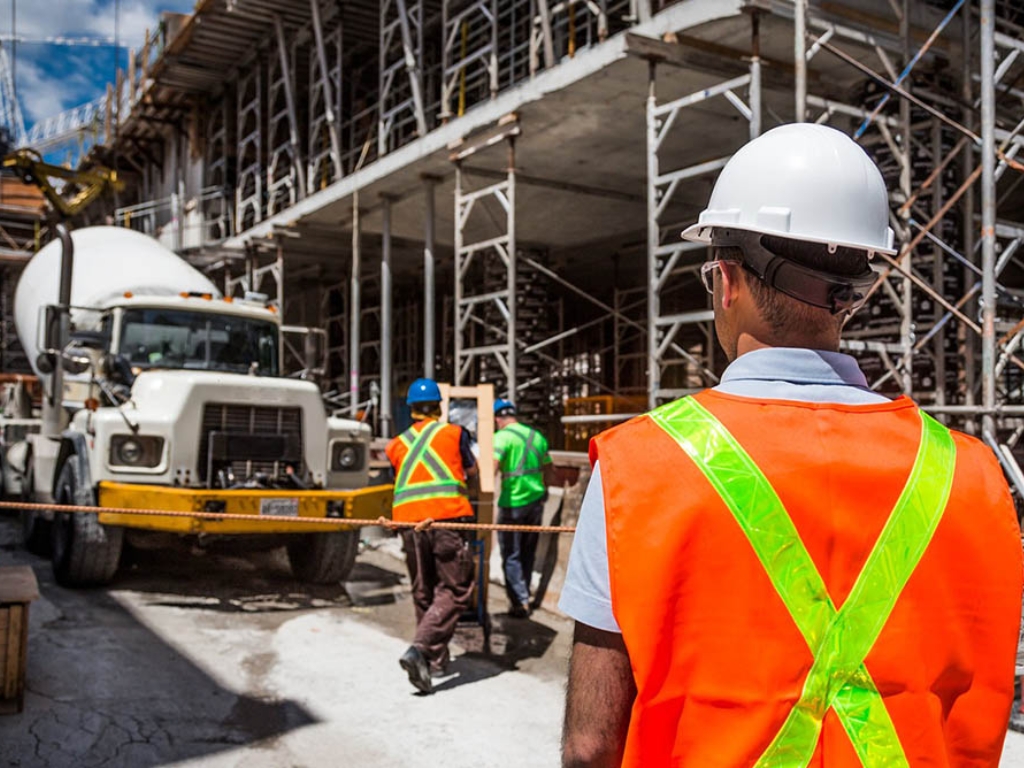 Eficiência e Economia com a Alfamax: Aluguel de Equipamentos na Construção Civil